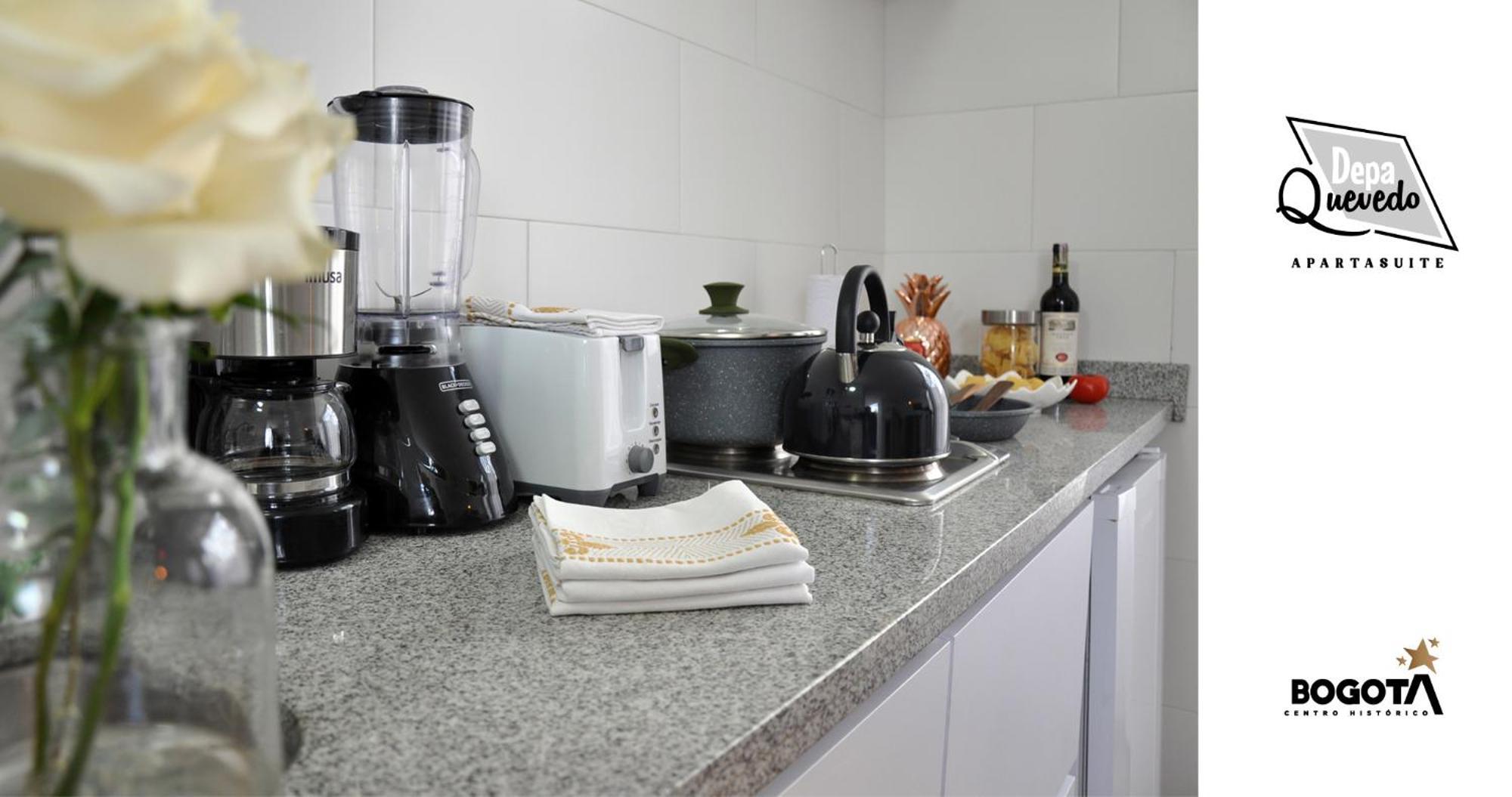 Depa Quevedo - Trendy Revamped Flat - Exceptional Spot In Bogota'S Historic Colonial Square - Candelaria Экстерьер фото